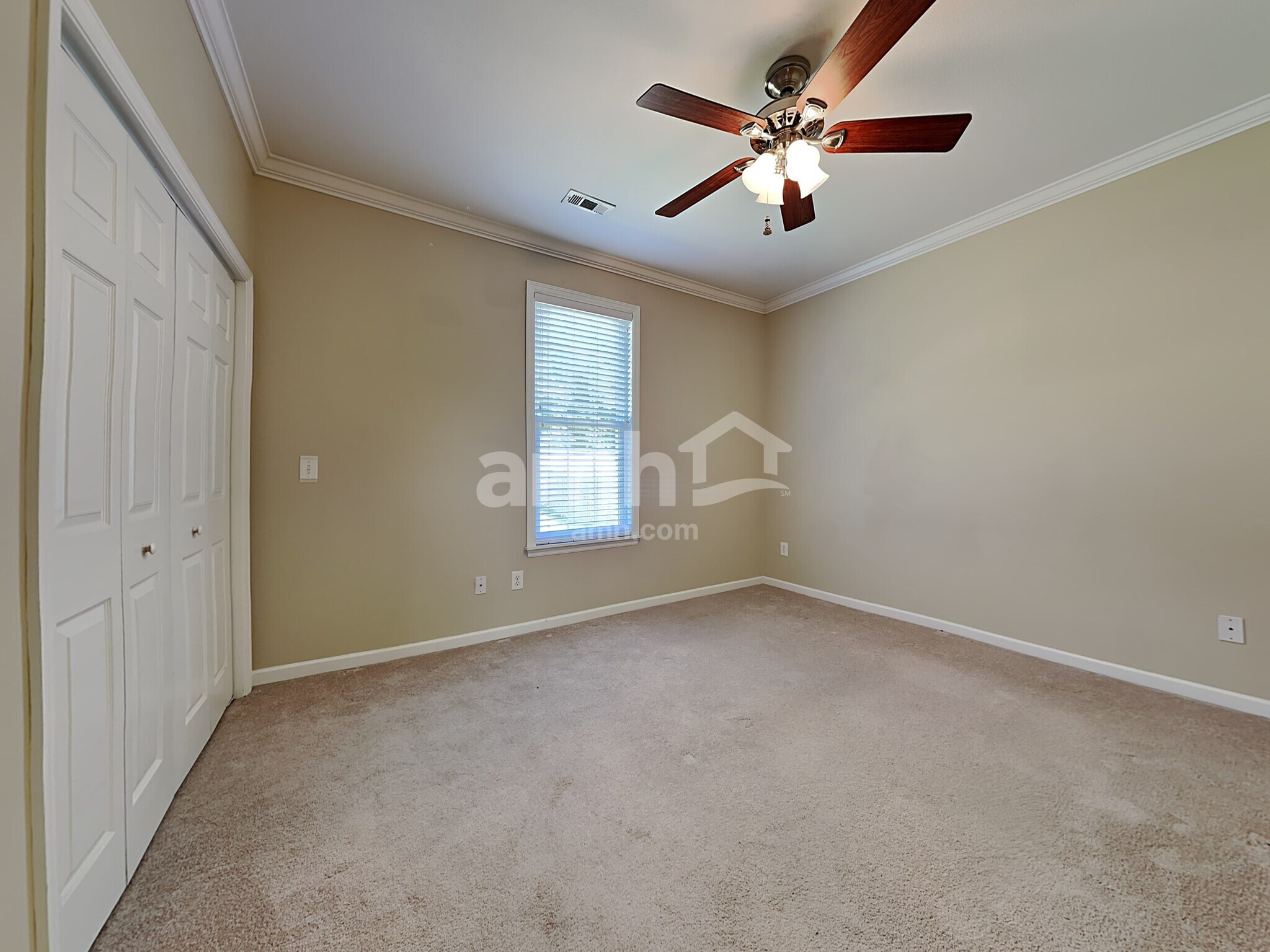 Building Photo - 1520 Paxton Dr