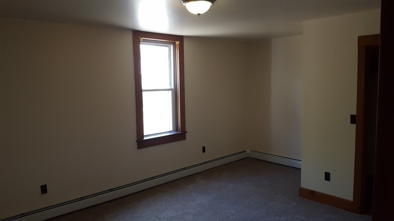 BEDROOM 1 - 55 E Courtney St