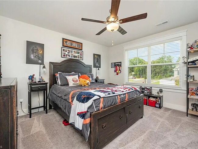 Building Photo - Earn Wealth While Leasing - Like a Homeown...
