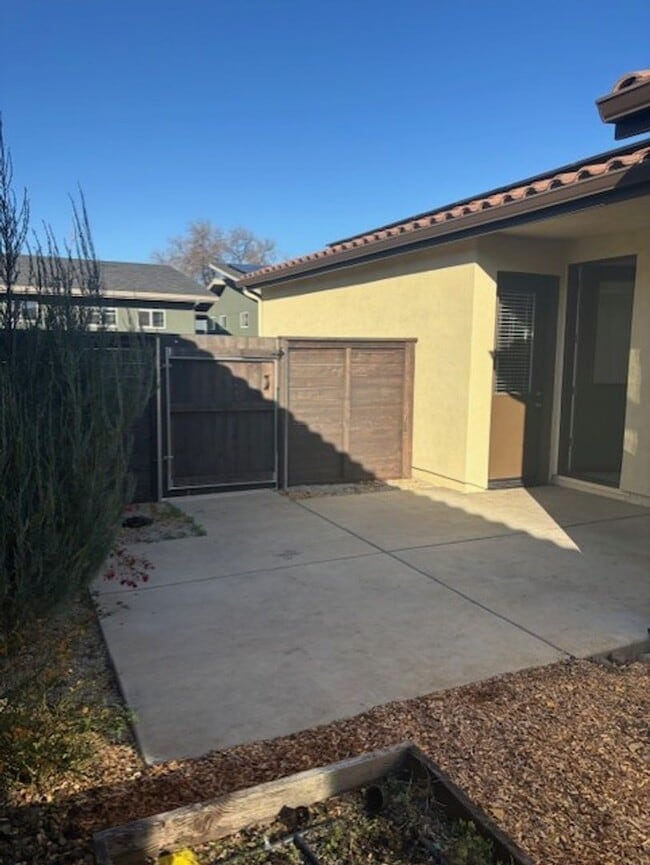 Building Photo - 1758 Thea Ave