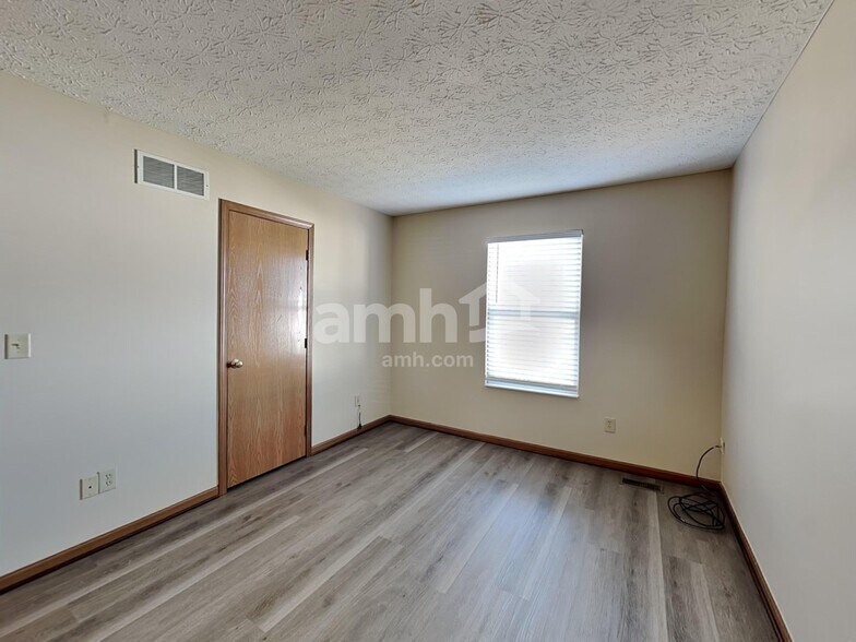 Building Photo - 8558 Rodebaugh Rd