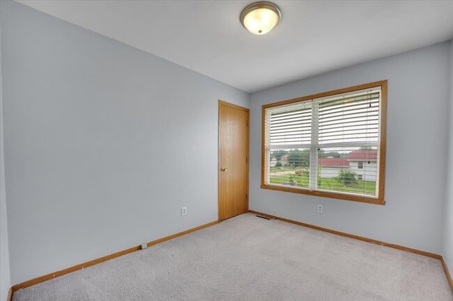 Building Photo - 6621 Samantha Ln