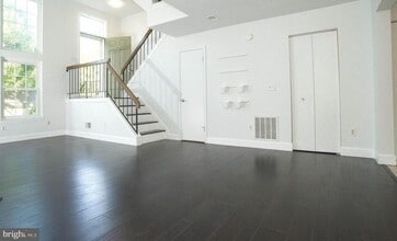 Building Photo - 3335 Oakshade Ct