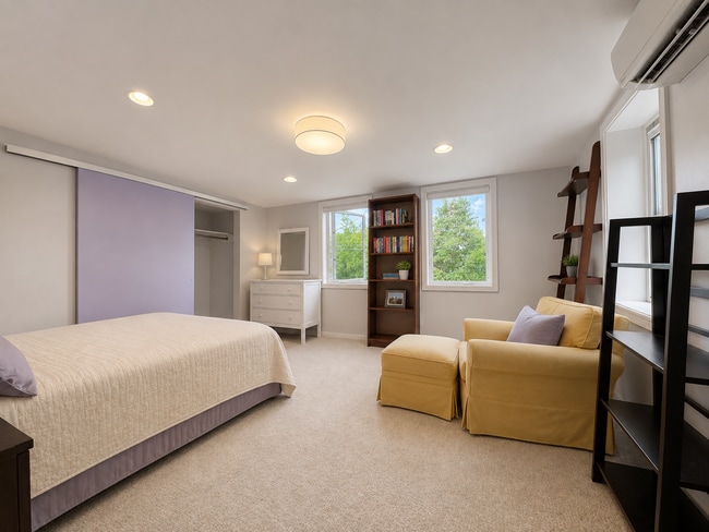 Building Photo - Laurelhurst Home
