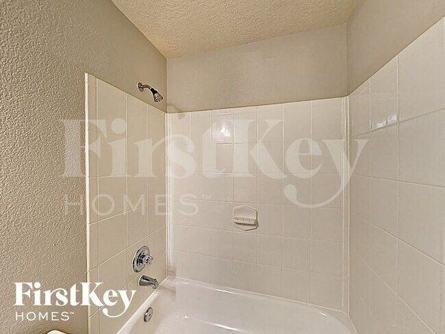Building Photo - 3510 Fuller Bluff Dr