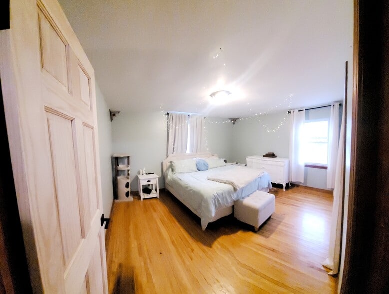 downstairs bedroom #1 - 1100 Orchard Park Rd