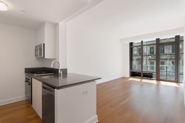 Primary Photo - 57 Reade St