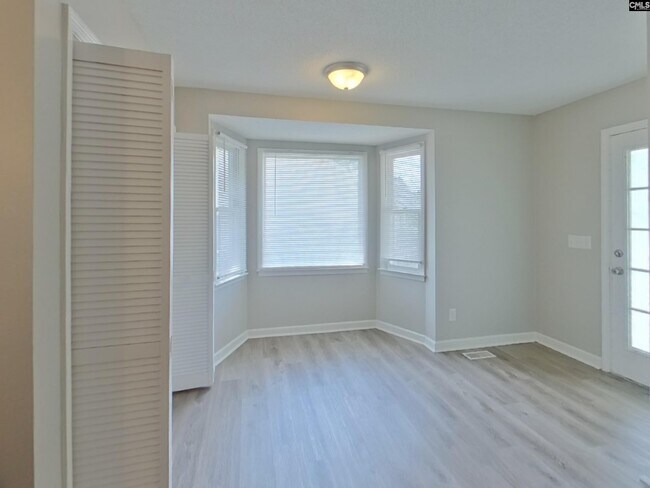 Building Photo - 116 Glenshannon Dr