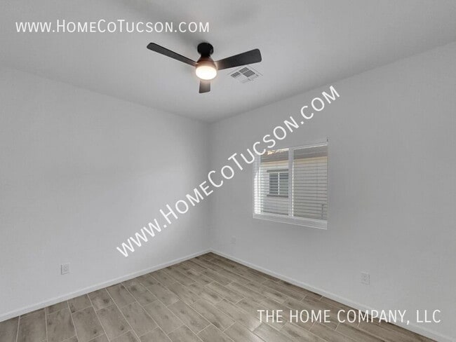 Building Photo - 1603 S Van Buren Ave