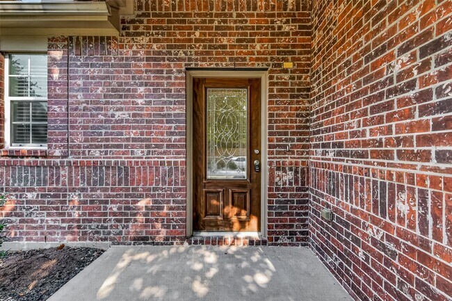 Building Photo - 6123 Carver Pines Dr