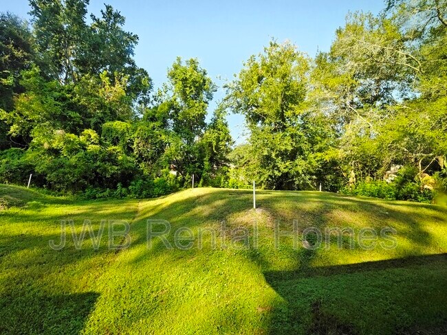 Building Photo - 7458 Oriole St