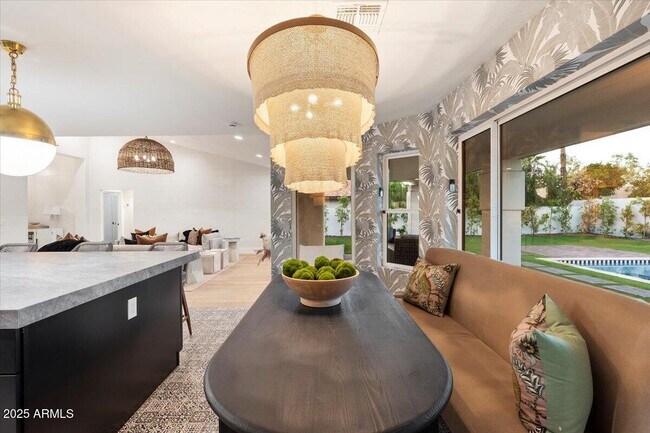 Building Photo - 8014 E Del Tesoro Dr