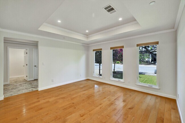 Building Photo - 1681 Kensington Ave