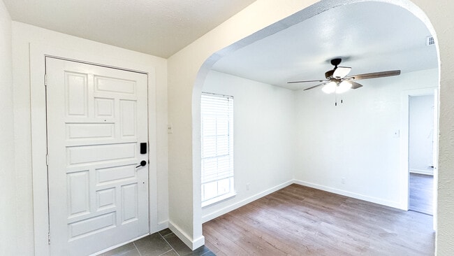 Building Photo - 8421 Randy Dr