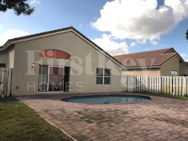 Building Photo - 2851 SW 193rd Terrace