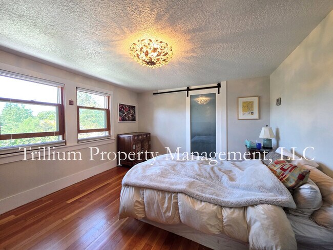 Building Photo - 3015 NE 67th Ave