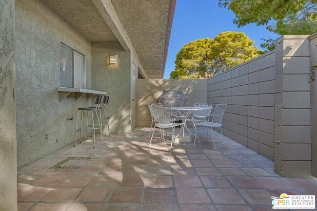 Building Photo - 1855 E Tachevah Dr