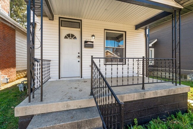 Building Photo - Charming 2-Story Home with Modern Updates ...