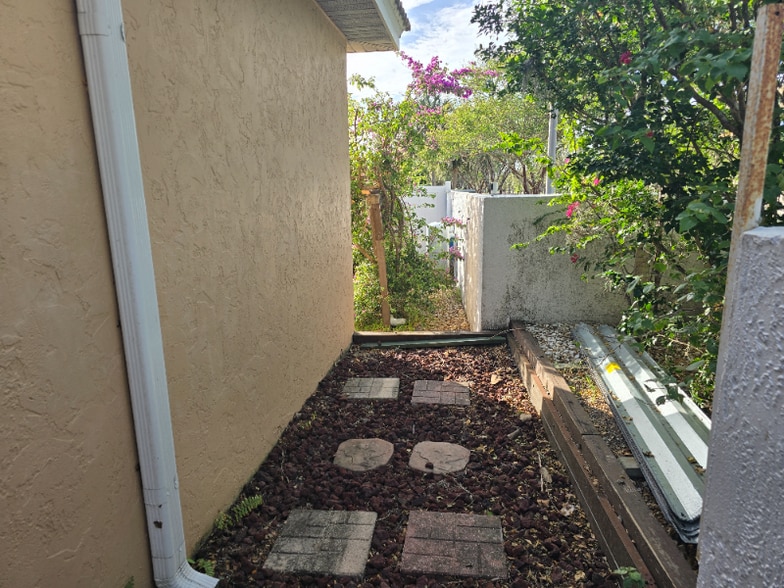 Building Photo - 4947 Cedar Oak Wy