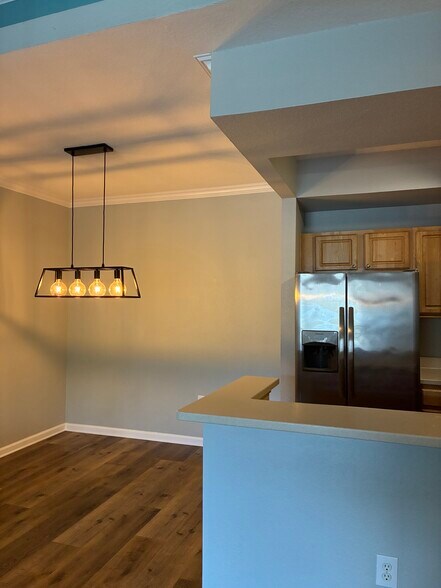 Building Photo - 10075 Gate Pky N