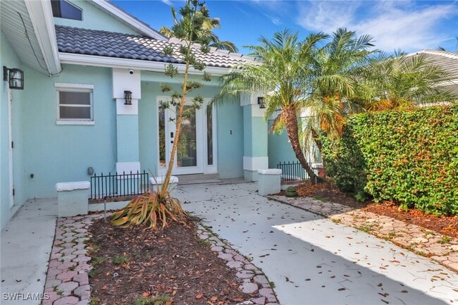 Building Photo - 1145 Jardin Dr