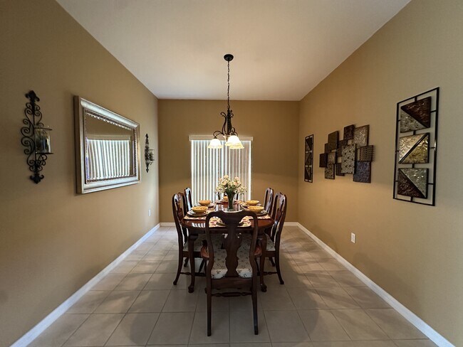 Building Photo - 2548 Aster Cove Ln