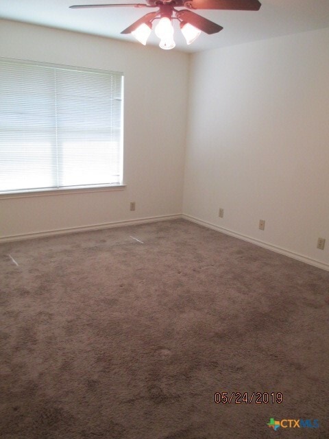 Building Photo - 105 Evan Cir