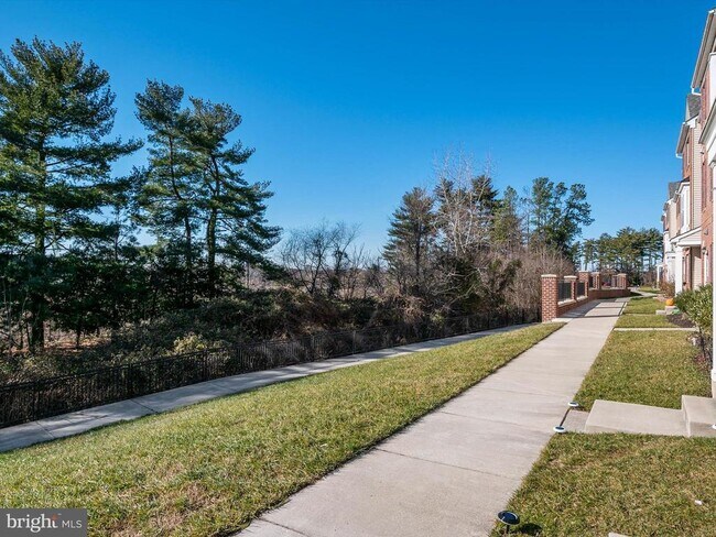 Building Photo - 1047 Ironwood Ln