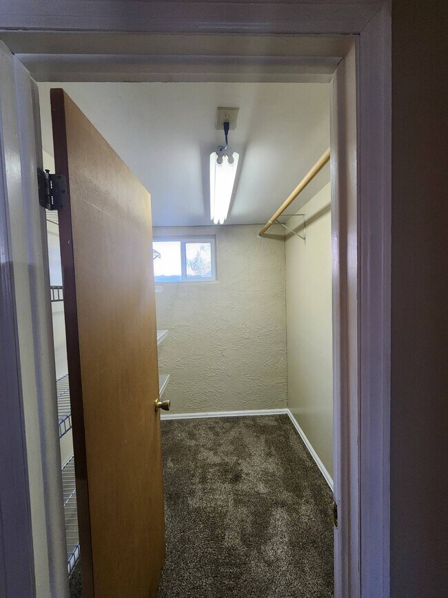 Building Photo - 2618 N Prospect St