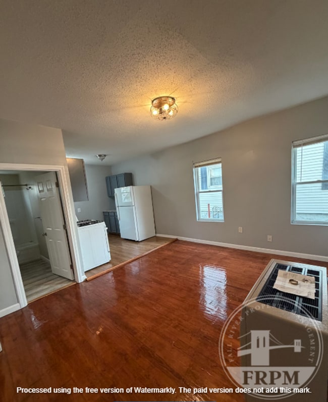 Building Photo - 1879 N Main St