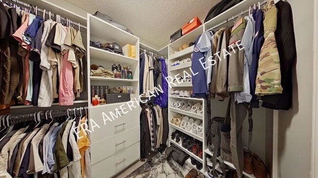 Building Photo - 5 Chatelaine Cir SE