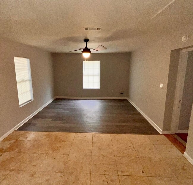 Building Photo - Gulfport 5 Bedroom