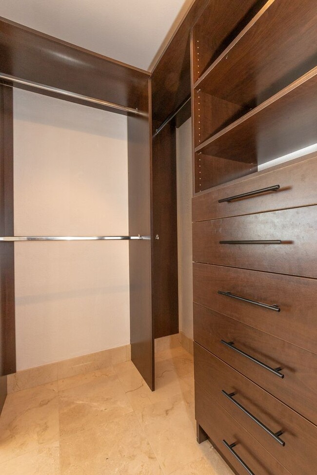 Building Photo - 4 Bedroom / 3 Bathroom Home With Panoramic...