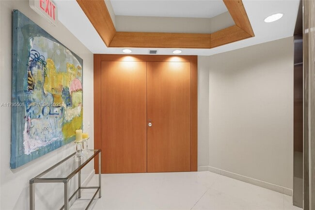 Building Photo - 7141 Fisher Island Dr