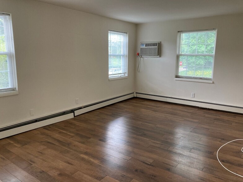 Interior Photo - Suburban Square Apartments