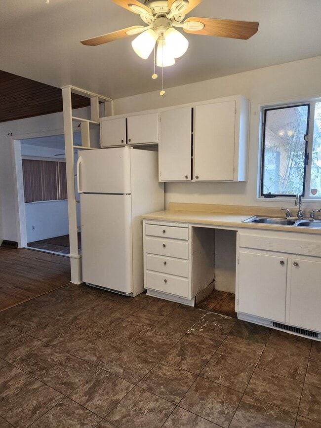 Building Photo - 3 Bedroom Home in The Caminas