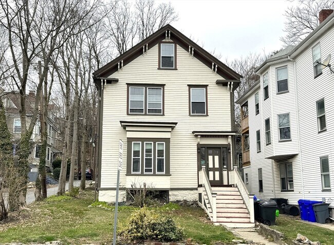 Building Photo - 269 Lamartine St