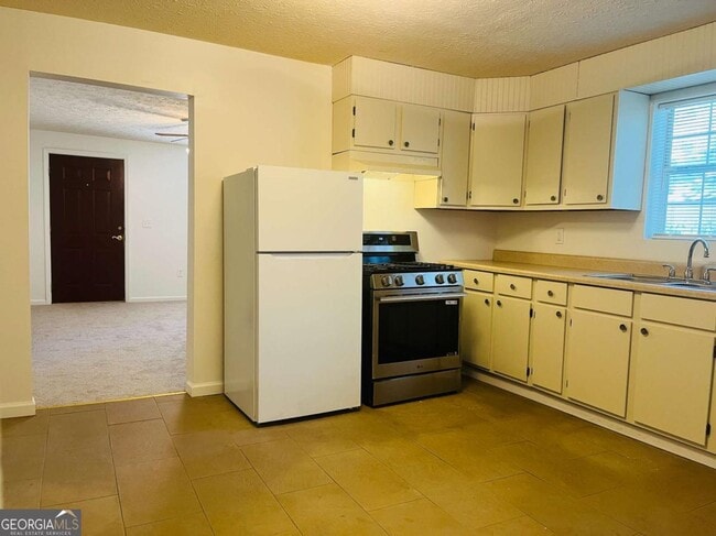 Building Photo - 615 Chattahoochee St