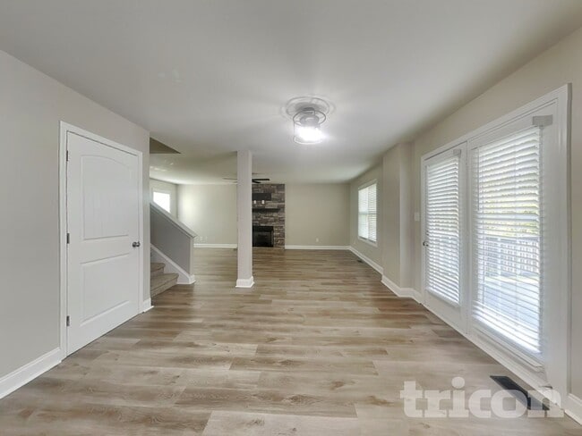 Building Photo - 542 Magnolia Dr