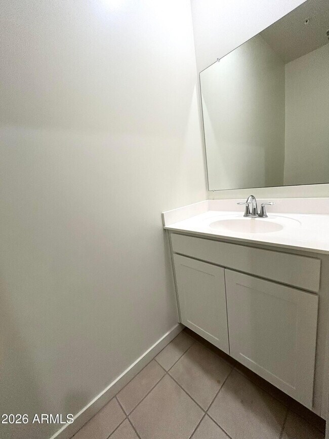 Building Photo - 2215 W Harmont Dr