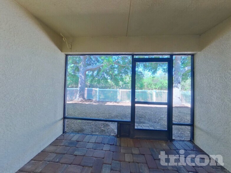 Building Photo - 9627 Jaybird Ln