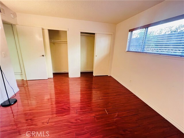Building Photo - 471 W Duarte Rd
