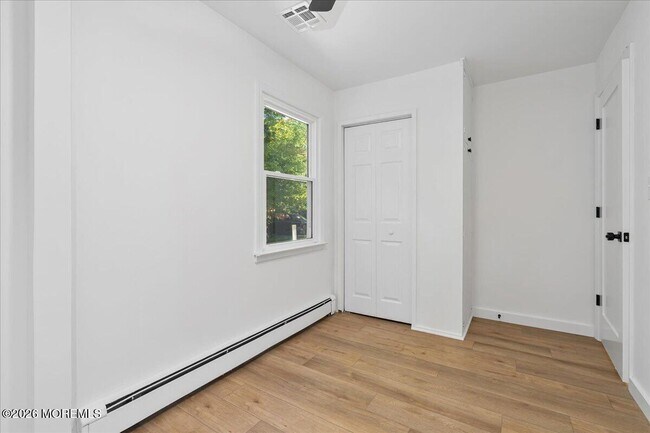 Building Photo - 501 Azalea Dr