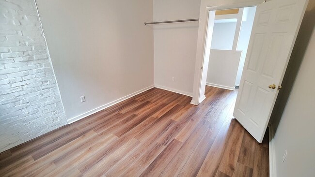 Building Photo - 409 Kingsboro St