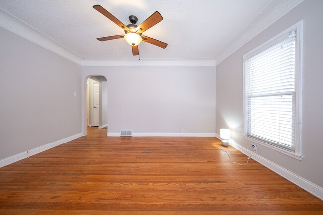 Building Photo - 3531-2 1/2 2 1/2 St NE