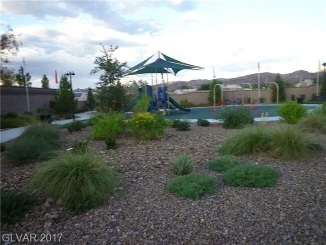 Building Photo - 4 BED 2.5 BATH 2 CAR GARAGE SINGLE FAMILY ...