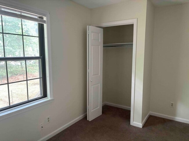 Building Photo - Beautiful Single Family Home Located Near ...