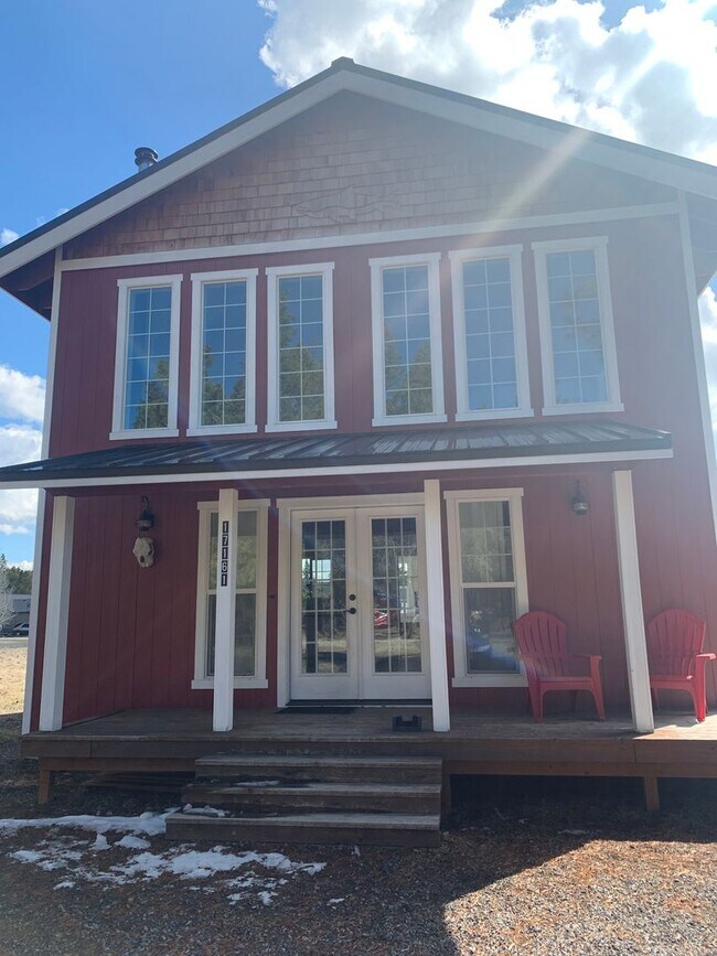 Building Photo - Charming Canal-Front Cottage Near Sunriver | Month-to-Month