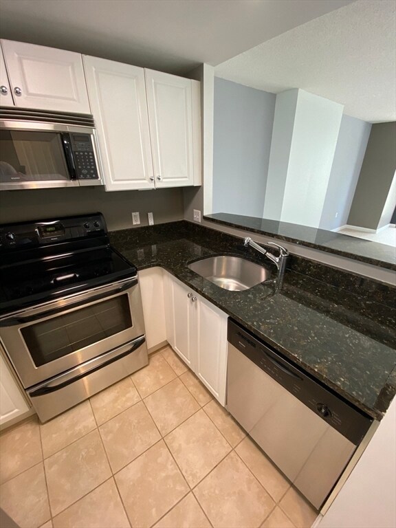 Building Photo - 10 Museum Way