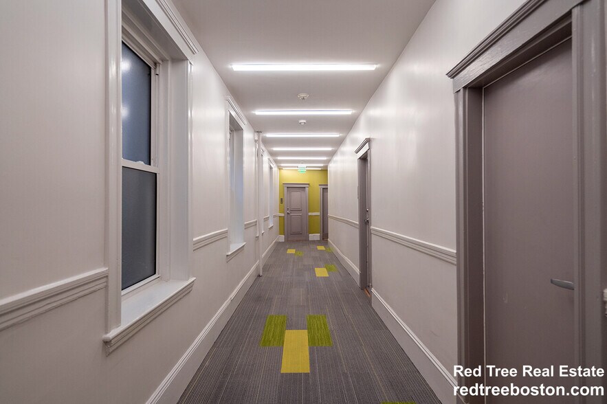 Building Photo - 51 Queensberry St